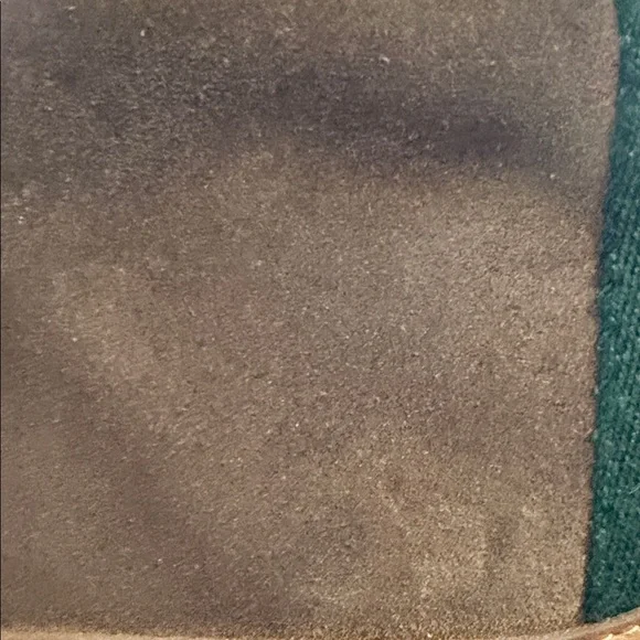 Gucci Tan Suede Clutch with Green and Red Accents - Picture 4 of 12